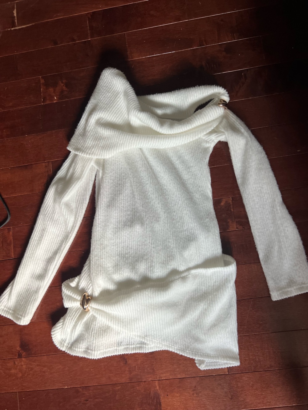 SHEIN Cream Off-Shoulder Knit Sweater with Gold Rings fits like a M id say